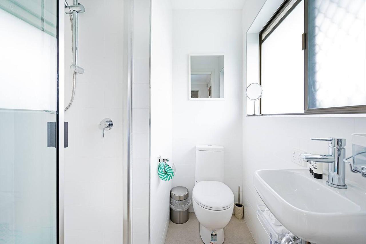 Apartment 'buzzing Surfers' Vibrant Indoor-outdoor Lifestyle Gold Coast