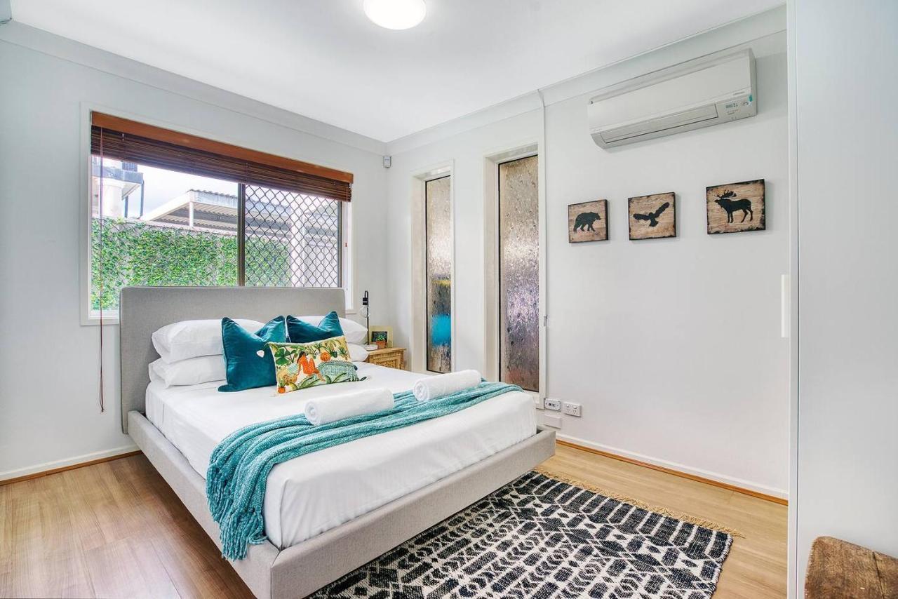 'buzzing Surfers' Vibrant Indoor-outdoor Lifestyle