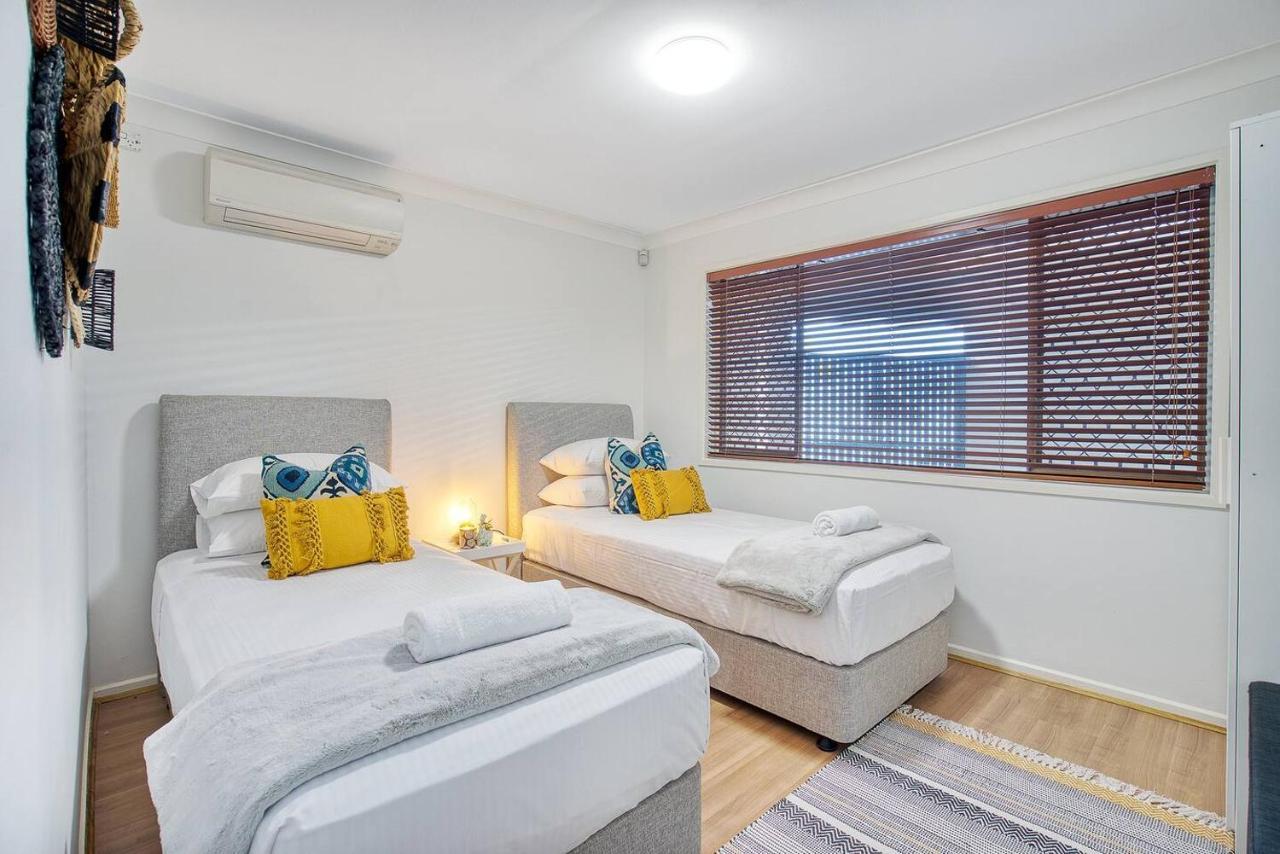 Apartment 'buzzing Surfers' Vibrant Indoor-outdoor Lifestyle